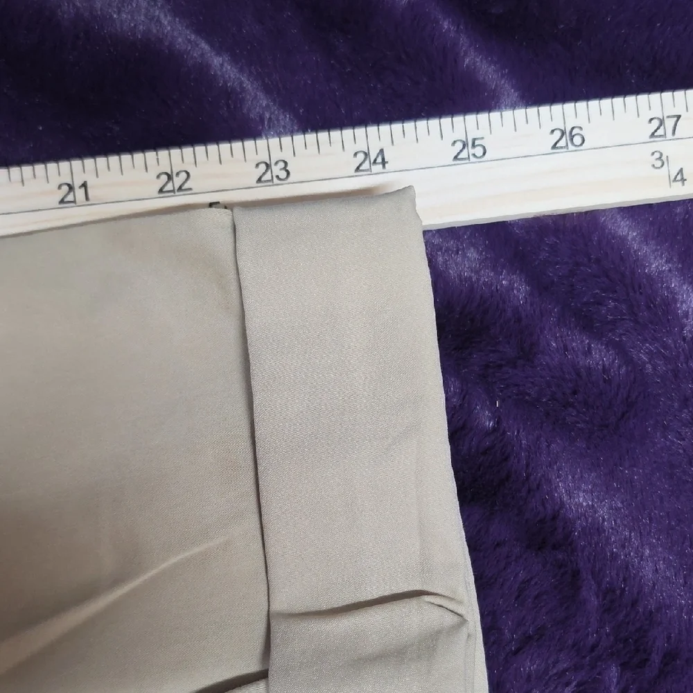 Chico's Khaki Cropped CaprI Pants az 2.5 (14)